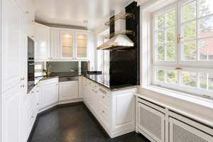 Charaktervolle Villa mit Pool, parkähnlichen Garten und zusätzlichem Grundstück in bevorzugter Lage – Die vollständige Adresse der Immobilie erhältst du vom Anbieter., 30559 Kirchrode, Hannover – Vorschaubild 25