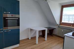 Stilvolle, modernisierte 2-Zimmer-Dachgeschosswohnung in Nürnberg – Nürnberg – Vorschaubild 2
