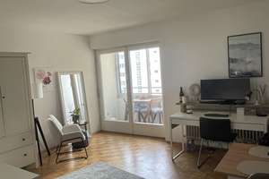 Helles Einzimmer-Apartment mit Loggia und Einbauküche in der Augsburger Innenstadt – Die vollständige Adresse der Immobilie erhältst du vom Anbieter., 86153 Am Schäfflerbach, Augsburg – Vorschaubild 1
