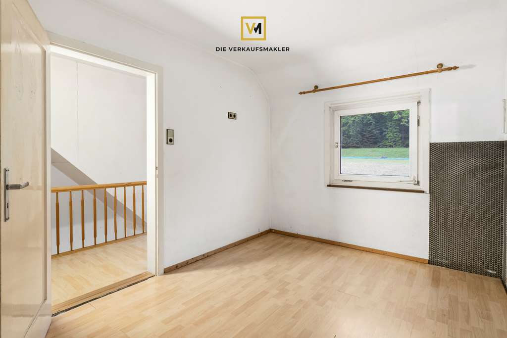 Immobilie in Frickenhausen - Handwerker-Chance : Reihenmittelhaus mit Garten zum Preis einer Wohnung - Bild 4