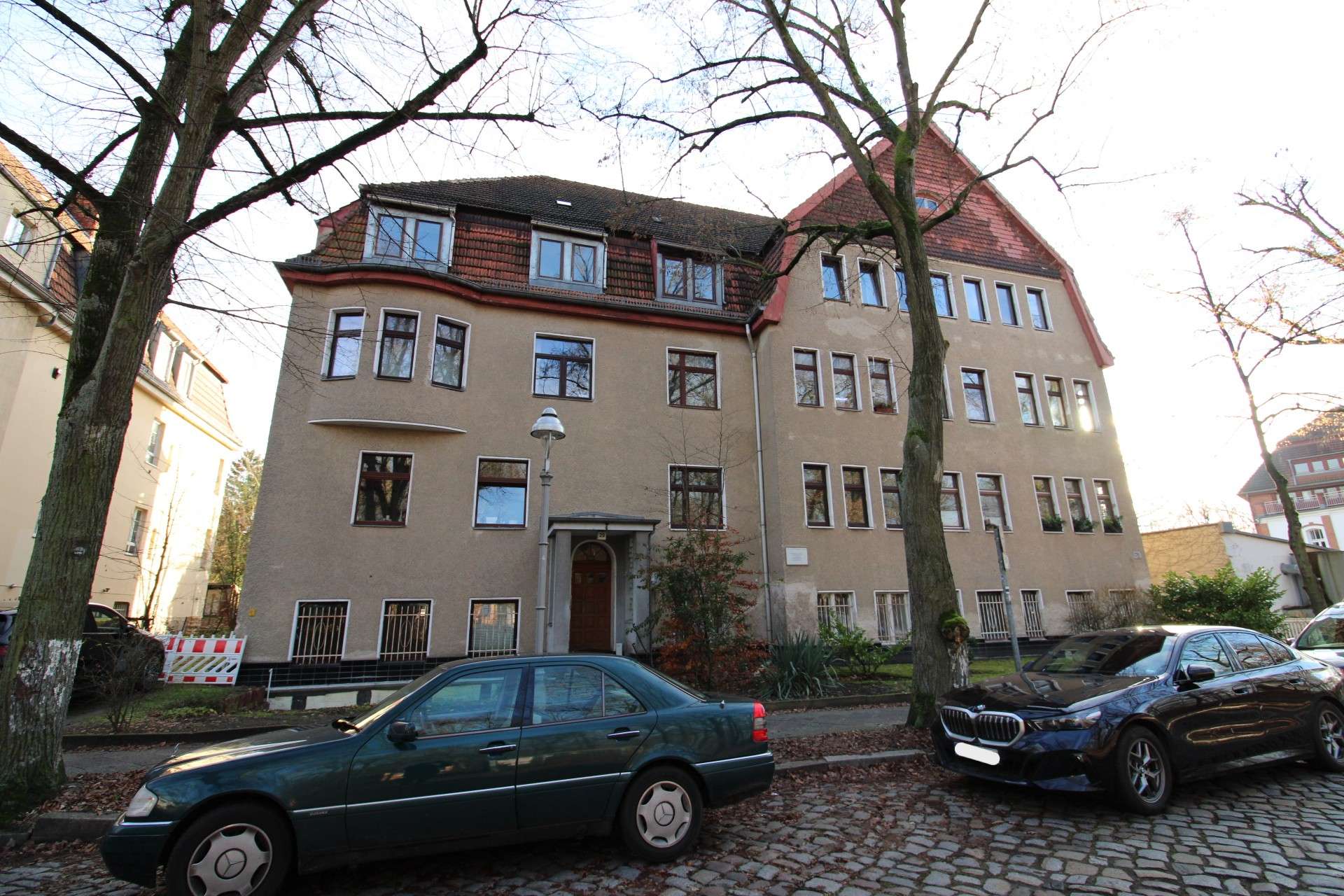 Charmantes Altbau-Mehrfamilienhaus mit 19 Wohneinheiten – BESTLAGE, großes Entwicklungspotential!, Berlin – Bild 1