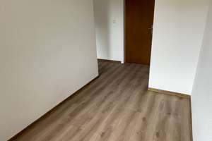 Helle 4,5 Zimmer Dachgeschosswohnung im Grünen – Neustädter Str. 2, 23758 Oldenburg in Holstein – Vorschaubild 4