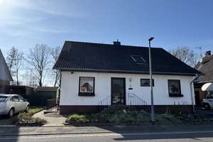 Wohnen mit Herz – Freistehendes Einfamilienhaus am Bach in Niederzier-Hambach