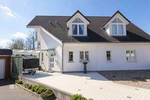 +++ Exklusive Doppelhaushälfte: Wohndesign trifft auf Familien-Idylle +++ – Die vollständige Adresse der Immobilie erhältst du vom Anbieter., 23570 Travemünde, Lübeck – Vorschaubild 4