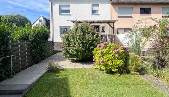 Bild von Wiesbaden Breckenheim: Neue Familie gesucht! DHH mit Potenzial, Garage, ausgebauter Dachboden uvm!