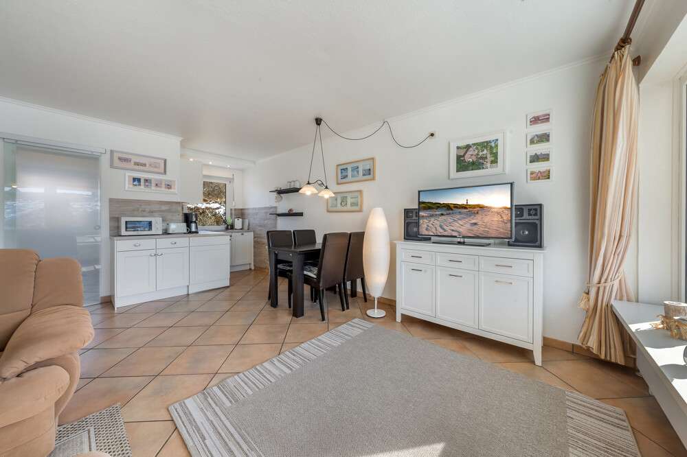 Immobilie in Hörnum (Sylt) - Helle Erdgeschosswohnung direkt am Strand mit Balkon - Bild 0