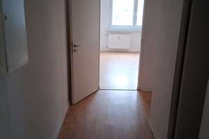 Gamigstraße 22 - helle 3 ZKB Wohnung im 4.OG -WBS- zu vermieten – Die vollständige Adresse der Immobilie erhältst du vom Anbieter., 1239 Prohlis-Nord, Dresden – Vorschaubild 2