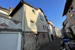 Erzählen Sie dieses Haus neu - 
Historisches Einfamilienhaus 
im Altort von Rieneck – Die vollständige Adresse der Immobilie erhältst du vom Anbieter., 97794 Rieneck – Vorschaubild 1