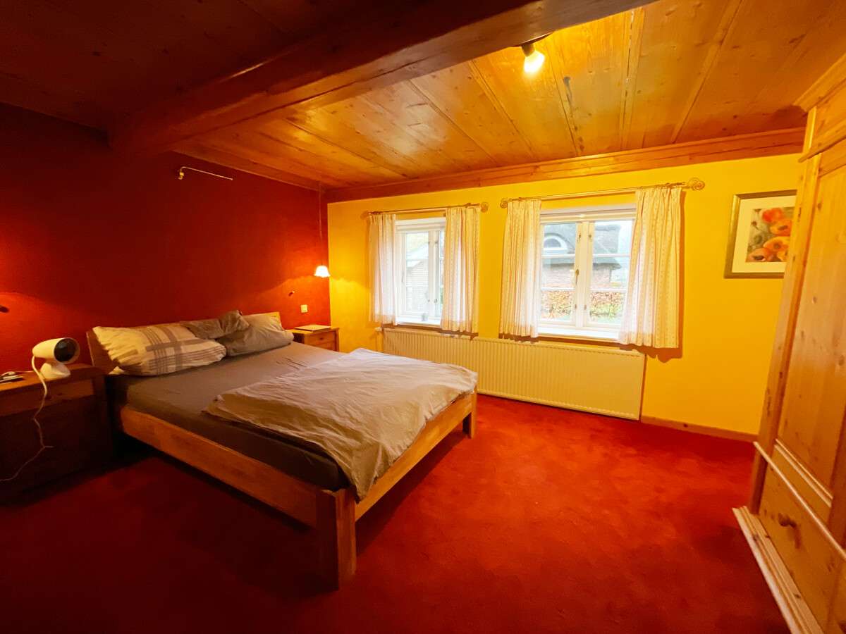 Immobilie in Risum-Lindholm - Reetdachkate mit historischem Flair & Gartenidylle vereint - Bild 1