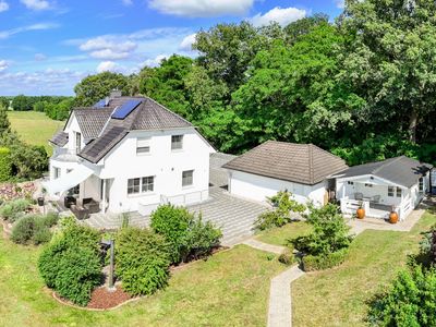 Modernes Traumanwesen in ländlicher Idylle für Ihre Familie