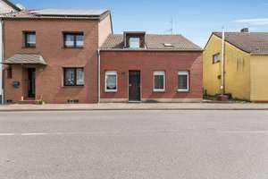 Geräumige Doppelhaushälfte mit großem Garten, Terrasse und Garage – viel Platz für Ihre Wohnideen – Die vollständige Adresse der Immobilie erhältst du vom Anbieter., 47198 Alt-Homberg, Duisburg – Vorschaubild 4