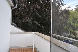 Einziehen und wohlfühlen: modernisierte DG-Wohnung, 4 Zimmer, Loggia, Klimaanlage und Gartennutzung – Die vollständige Adresse der Immobilie erhältst du vom Anbieter., 45355 Borbeck-Mitte, Essen – Vorschaubild 5