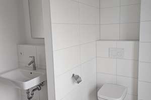 Mit Chick und Charme: 3 Zimmer mit Balkon, moderne Ausstattung, Einbauküche, Tageslichtbad, Aufzug – Biklenstraße 10, 70327 Untertürkheim (Ortsteil), Stuttgart – Vorschaubild 6
