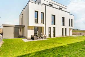 Letzte Panorama Villa Wiesbaden: 258 m² kinderfreundliches Wohnen - kurzfristig bezugsfertig – Anhalterweg 2, 65191 Bierstadt, Wiesbaden – Vorschaubild 2