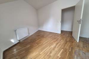 Großzügige 2-Zimmer-Dachgeschosswohnung direkt in der Einkaufsstraße von Gelsenkirchen-Buer – Die vollständige Adresse der Immobilie erhältst du vom Anbieter., 45894 Buer, Gelsenkirchen – Vorschaubild 11