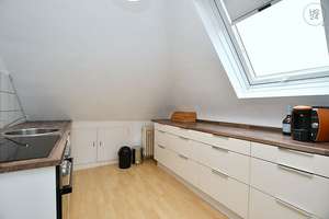 Wunderschöne, modern möblierte Dachgeschosswohnung in Stuttgart Ost – Die vollständige Adresse der Immobilie erhältst du vom Anbieter., 70186 Gaisburg, Stuttgart – Vorschaubild 10