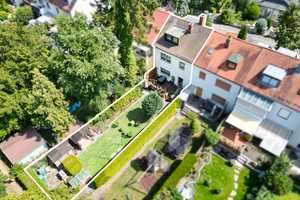 Reihenmittelhaus mit Ausbaureserve, Terrasse & großem Westgarten in Zerzabelshof, Nürnberg – Nürnberg – Vorschaubild 2