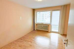 Bilk: Ideal geschnittene 2 Zimmer Wohnung mit Balkon und Einbauküche – Die vollständige Adresse der Immobilie erhältst du vom Anbieter., 40223 Bilk, Düsseldorf – Vorschaubild 1