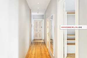 IMMOBERLIN.DE - Sehr schöne Stuck Altbauwohnung in Ruhelage beim Winterfeldtkiez – Berlin – Vorschaubild 4