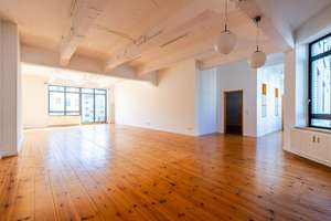 Loftcharakter im Gründerzeitgebäude — Viel Fläche zum Gestalten im dritten Hinterhof in bester Lage – Die vollständige Adresse der Immobilie erhältst du vom Anbieter., 10551 Moabit, Berlin – Vorschaubild 2