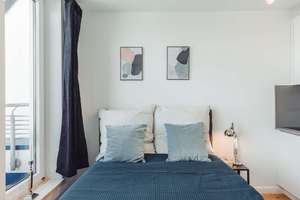 Möbliertes Studio im Dachgeschoss mit Terrasse im Herzen vom Prenzlauer Berg – Schwedter Straße 75, 10435 Prenzlauer Berg, Berlin – Vorschaubild 13