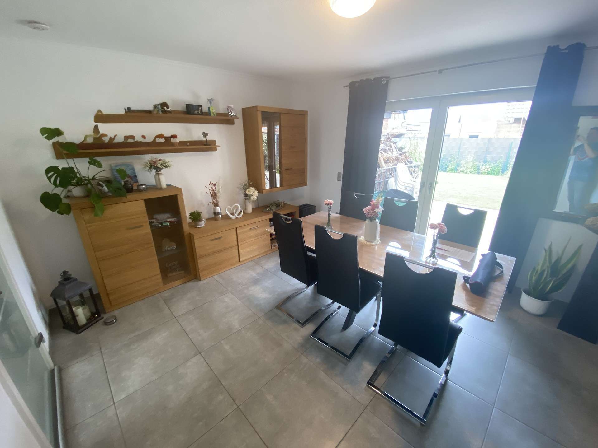 Immobilie in Südlohn - Großzügige Erdgeschosswohnung mit Garten und zwei PKW-Stellplätzen in ruhiger Wohnlage! - Bild 2