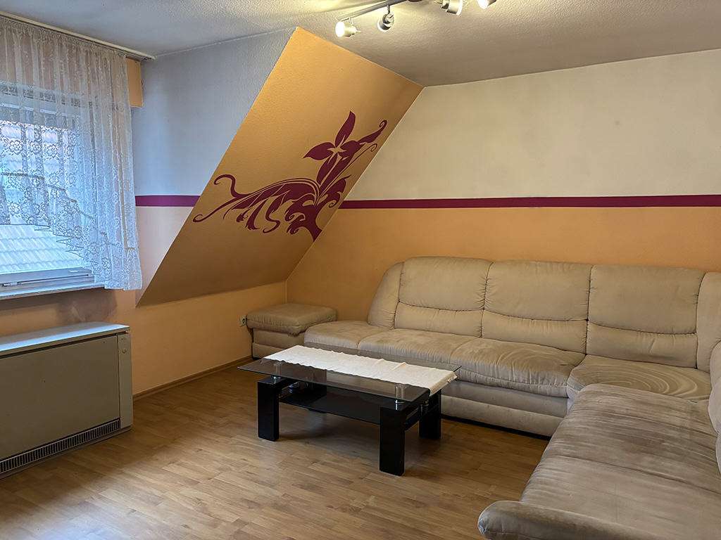 Immobilie in Oberriexingen - Ein-Zweifamilienhaus mit Scheune und Gewölbekeller - Bild 1