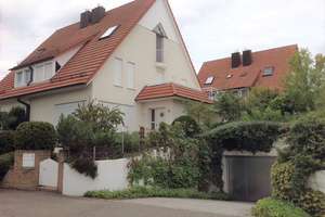 Hochwertige Doppelhaushälfte mit Garten in beliebter Wohnlage