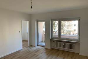 Frisch sanierte, provisionsfreie  Wohnung mit großem Balkon in Nürnberg