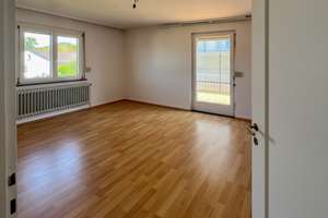 Charmantes Zweifamilienhaus mit vielseitigen Nutzungsmöglichkeiten – Die vollständige Adresse der Immobilie erhältst du vom Anbieter., 72762 Reutlingen-Mitte, Reutlingen – Vorschaubild 3