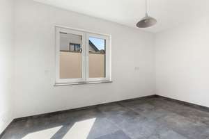 Penthouse-Gefühl im eigenen Haus – moderne Designvilla mit Dachterrassen und Wärmepumpe – Die vollständige Adresse der Immobilie erhältst du vom Anbieter., 13053 Alt-Hohenschönhausen, Berlin – Vorschaubild 7