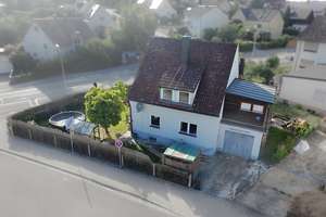 "Charmantes Einfamilienhaus auf Eckgrundstück in bester Wohnlage von Regensburg!" – Die vollständige Adresse der Immobilie erhältst du vom Anbieter., 93057 Konradsiedlung-Wutzlhofen, Regensburg – Vorschaubild 4