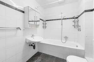 Provisionsfrei! Bezugsfreie 2,5-Zimmer Altbauwohnung mit Balkon im Laskerkiez – Corinthstraße  48, 10245 Friedrichshain, Berlin – Vorschaubild 13