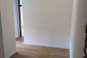 ab sofort: renovierte 2ZKB mit Infrarotheizung und Balkon, optional Stellplatz / Garage – 57074 Siegen, Siegen – Vorschaubild 10