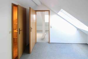 Zweifamilienhaus auf großzügigem Grundstück, sofort bezugsfrei. Heizung 2017 modernisiert!  – Die vollständige Adresse der Immobilie erhältst du vom Anbieter., 81243 Aubing-Süd, München – Vorschaubild 16