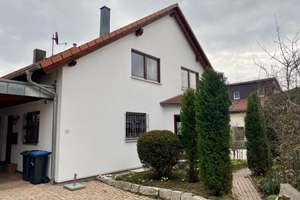 5-Zimmer Doppelhaushälfte mit Carport in Hildrizhausen – Die vollständige Adresse der Immobilie erhältst du vom Anbieter., 71157 Hildrizhausen – Vorschaubild 1