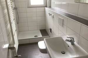 Neu modernisierte Wohnung mit Duschbad und Vinyl-Designboden – Sibeliusweg 7, 30655 Groß-Buchholz, Hannover – Vorschaubild 2