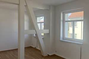 Helle und modernisierte 3-Zimmer-Wohnung mit Stellplatz in Ilmenau – ab sofort verfügbar!