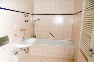 HOCHWERTIGE Wohnung mit Gartenanteil  in einer Parkoase  PROVISIONSFREI – Egersfelder Allee 26, 12555 Berlin – Vorschaubild 10