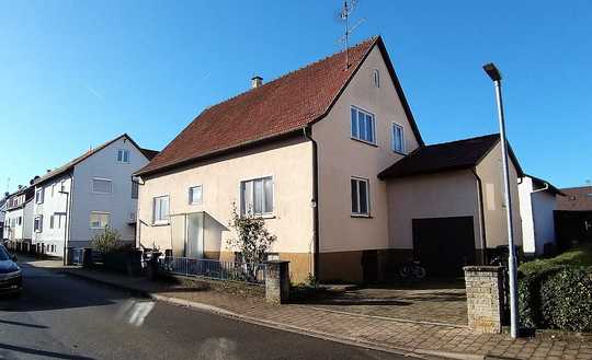 Abbruch und Neubebauung oder Komplettsanierung! 7,5 Ar Grdst. m. ält. Wohnhs. in ruhiger Lage!