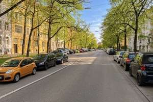 Exklusiv sanierte 2-Zimmer-Wohnung mit Designküche & gehobener Ausstattung in Schwabing