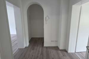 Frisch sanierte zwei Zimmer Wohung mit modernem Badezimmer ! – Alsenstraße 15, 42103 Elberfeld, Wuppertal – Vorschaubild 14