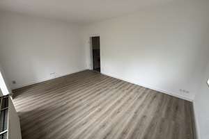 Ruhige 4-Zimmer-Wohnung mit Wintergarten, Einbauküche und Garten an der EGA! WG-geeignet – Die vollständige Adresse der Immobilie erhältst du vom Anbieter., 99094 Hochheim, Erfurt – Vorschaubild 3