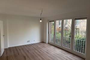 Frisch sanierte 2-Zimmer-Hochparterrewohnung in gepflegter  Wohnanlage mit Pool & Sauna – Die vollständige Adresse der Immobilie erhältst du vom Anbieter., 22297 Winterhude, Hamburg – Vorschaubild 2