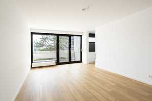 CHARMANTE 1-ZIMMER-WOHNUNG mit BALKON – ZENTRAL WOHNEN NAHE OLYMPIAPARK! – Lerchenauerstraße 5, 80809 München – Vorschaubild 1
