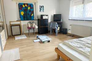 Gepflegtes 4 Familienhaus in ruhiger Lage, mit Balkon, Dachterrasse und 2 Garagen – Esslingen (Kreis) – Vorschaubild 14