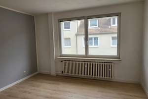 Helle 2,5-Zimmer-Wohnung mit Balkon – Siemensstr 16, 45143 Altendorf, Essen – Vorschaubild 2