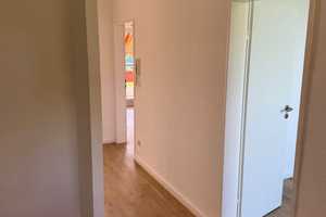 Renovierte 3 Zimmer Wohnung mit Balkon – Carl-von-Ossietzky-straße 16, 51377 Leverkusen – Vorschaubild 1