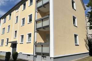 Helle und frisch renovierte 2½-Zimmer-Wohnung mit Balkon in Hannover, Ricklingen 
