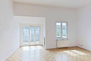 Über den Dächern: 2-Zimmer-Wohnung in der Endetage mit Balkon – sofort verfügbar! – Papenkamp 6, 30539 Bemerode, Hannover – Vorschaubild 1